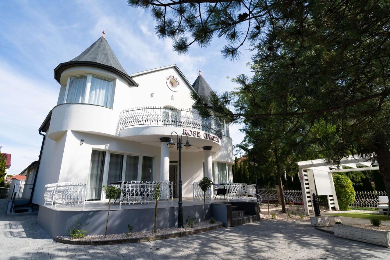 Villa Rose Garden Nyíregyháza Eksteriør billede