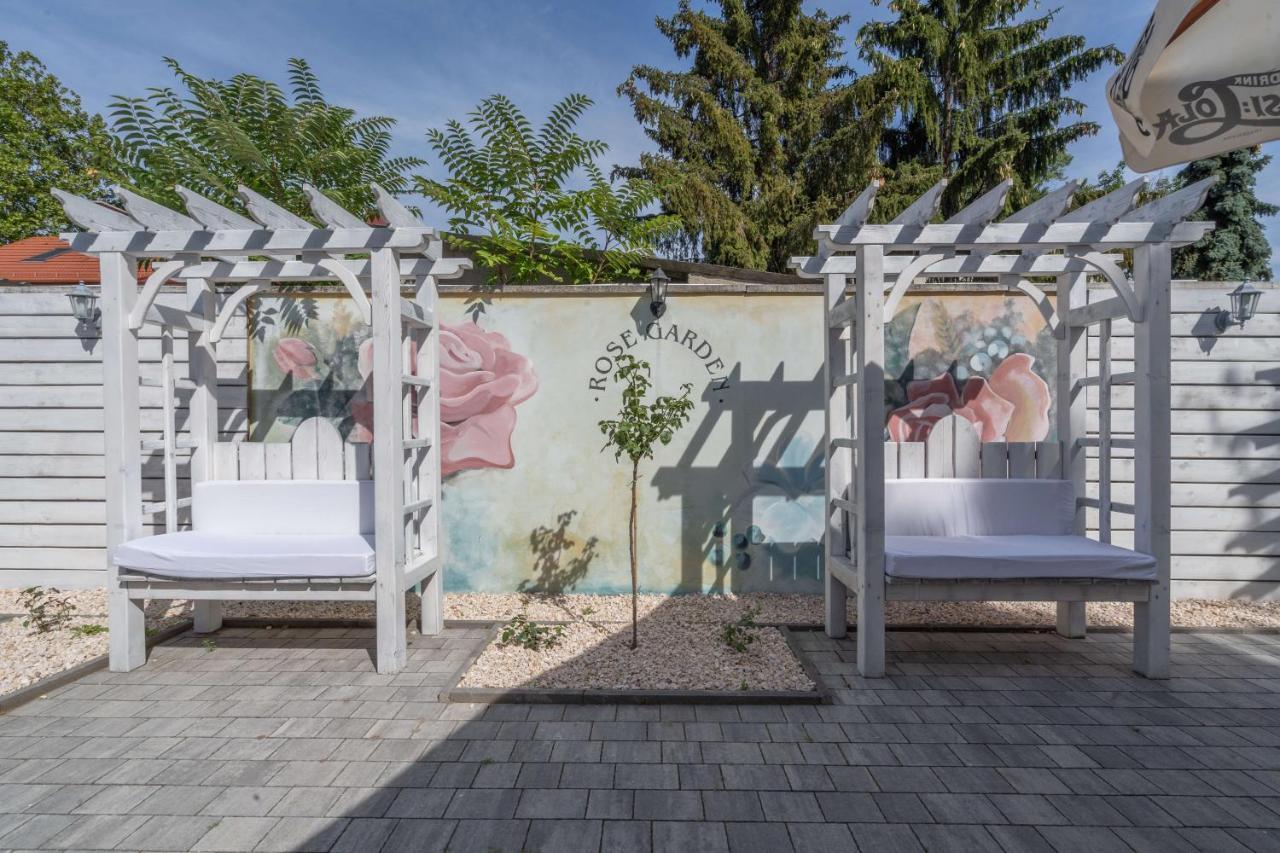 Villa Rose Garden Nyíregyháza Eksteriør billede