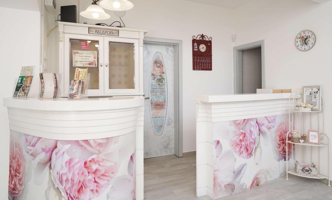 Villa Rose Garden Nyíregyháza Eksteriør billede