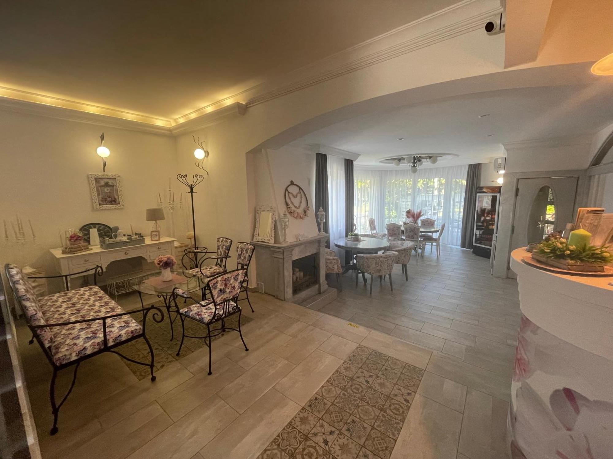 Villa Rose Garden Nyíregyháza Eksteriør billede