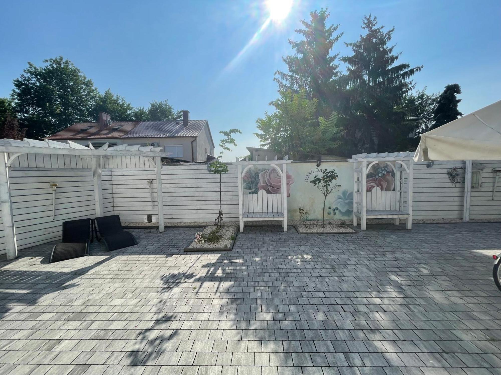 Villa Rose Garden Nyíregyháza Eksteriør billede