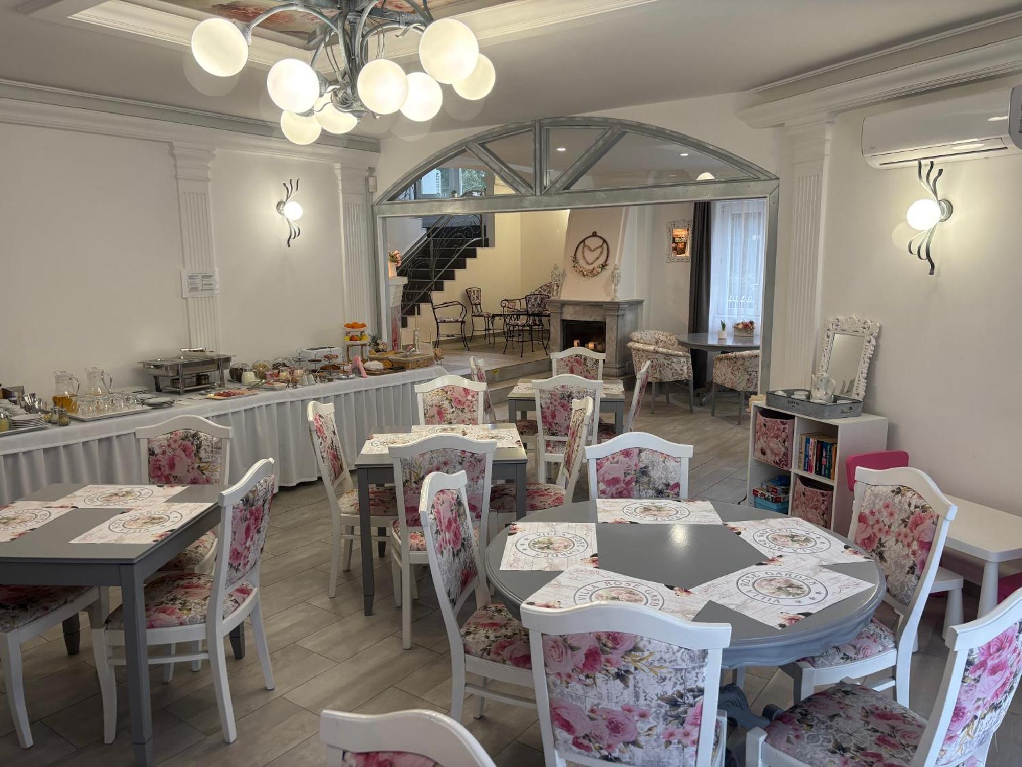 Villa Rose Garden Nyíregyháza Eksteriør billede